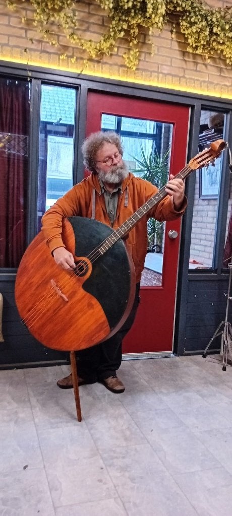 contrabas domra uit Ukraine, Muziek en Instrumenten, Ophalen, Gebruikt, Akoestisch