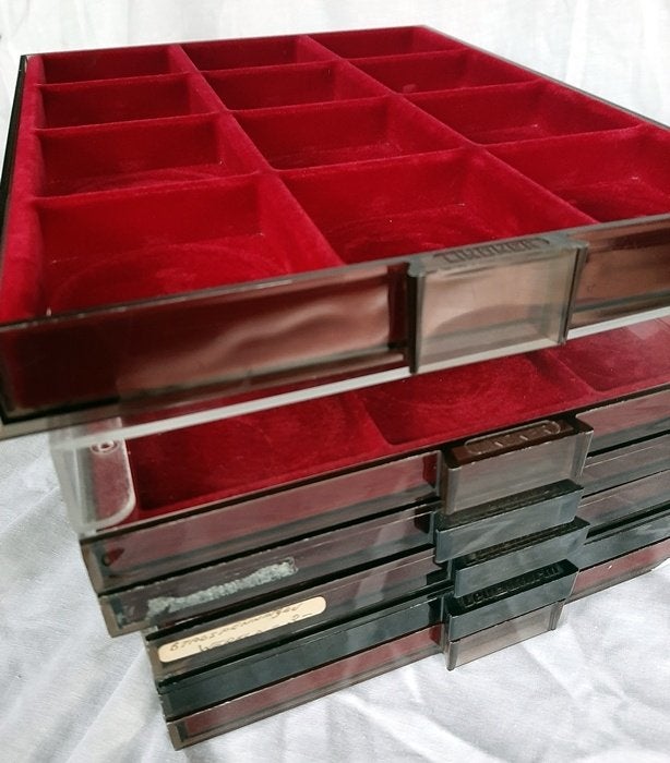 6 Lindner muntboxen, Verzenden