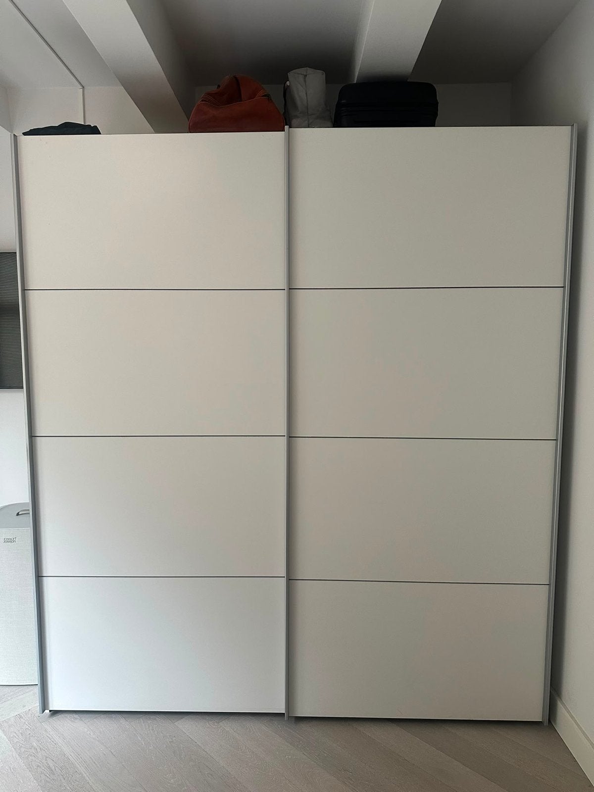 Witte kledingkast met schuifdeuren - Amsterdam Centrum, Huis en Inrichting, Kasten | Kledingkasten, Ophalen, Met plank(en), 200 cm of meer