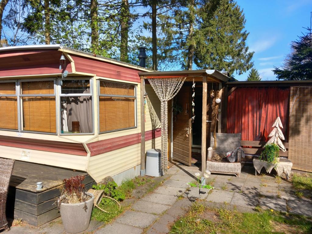 Stacaravan met aanbouw op ruime plek in het mooie Drenthe, Huizen en Kamers, Recreatiewoningen te koop, Drenthe