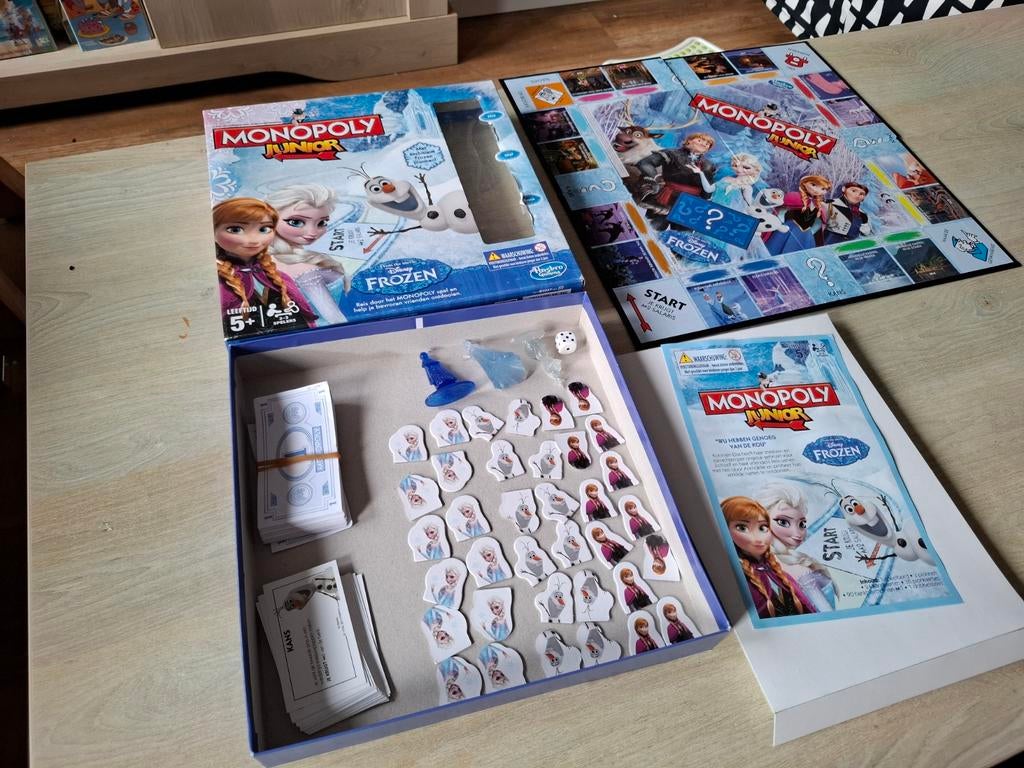 Monopoly Junior Disney Frozen Bordspel, Ophalen of Verzenden, Zo goed als nieuw, Consumercare@hasbro.co.uk, Hasbro