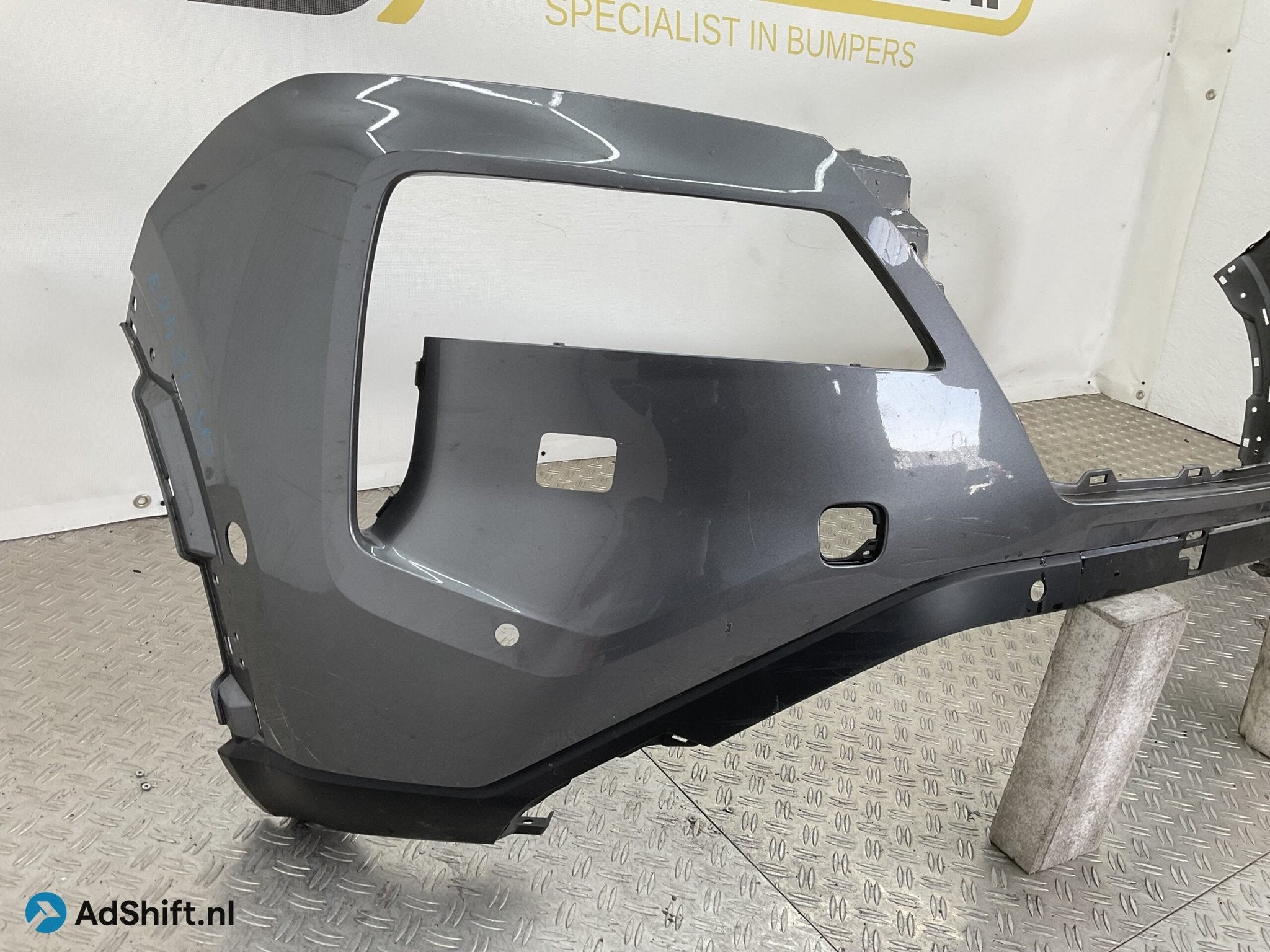 Bumper Nissan XTrail X-Trail T33 pdc 620226RN0H Voorbumper G, Auto-onderdelen, Bumper