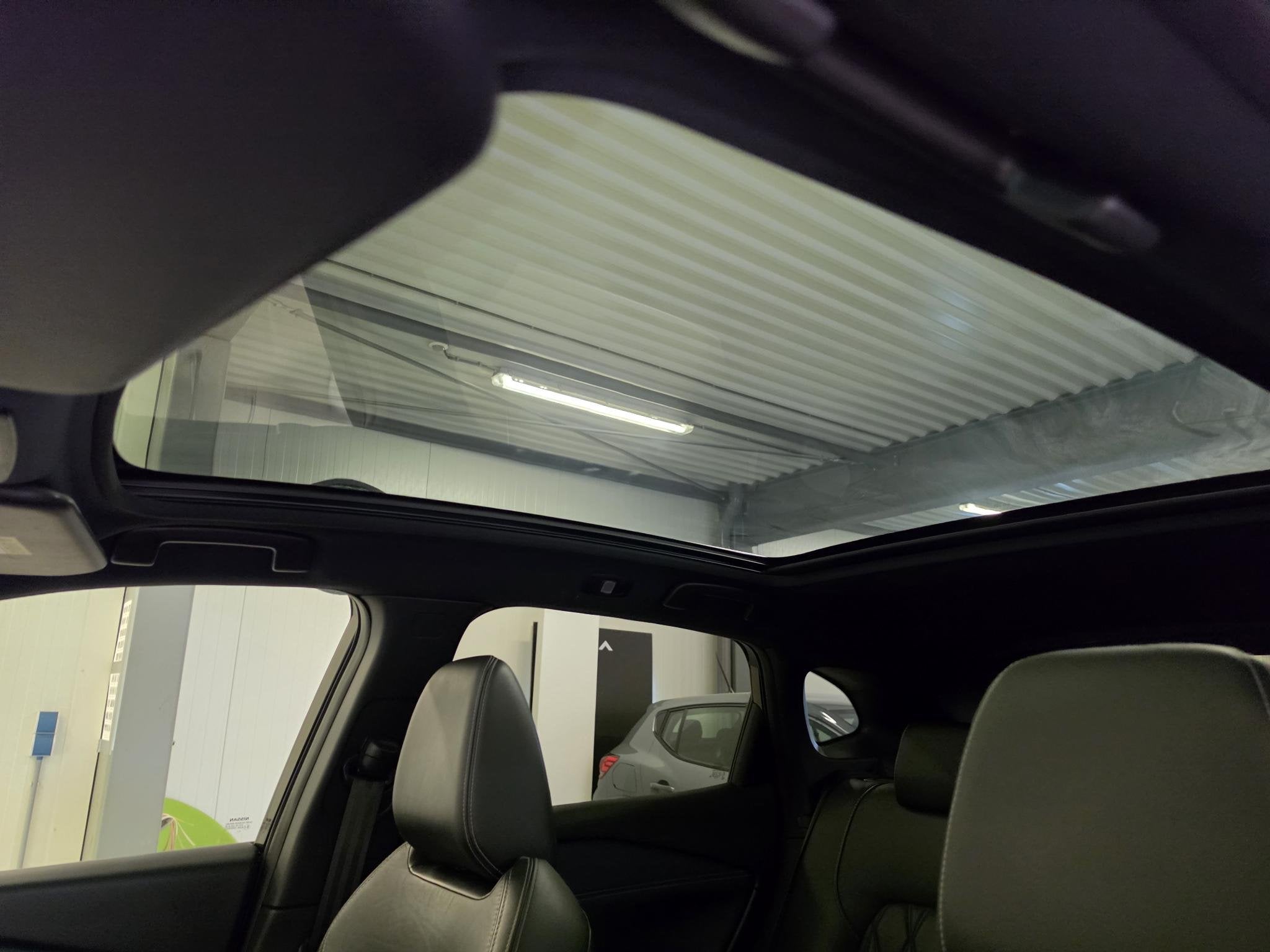 Nissan Qashqai 1.3 MHEV Xtronic Business Executive | Panoram, Auto's, Met garantie (alle), Zwart, Leder, Qashqai