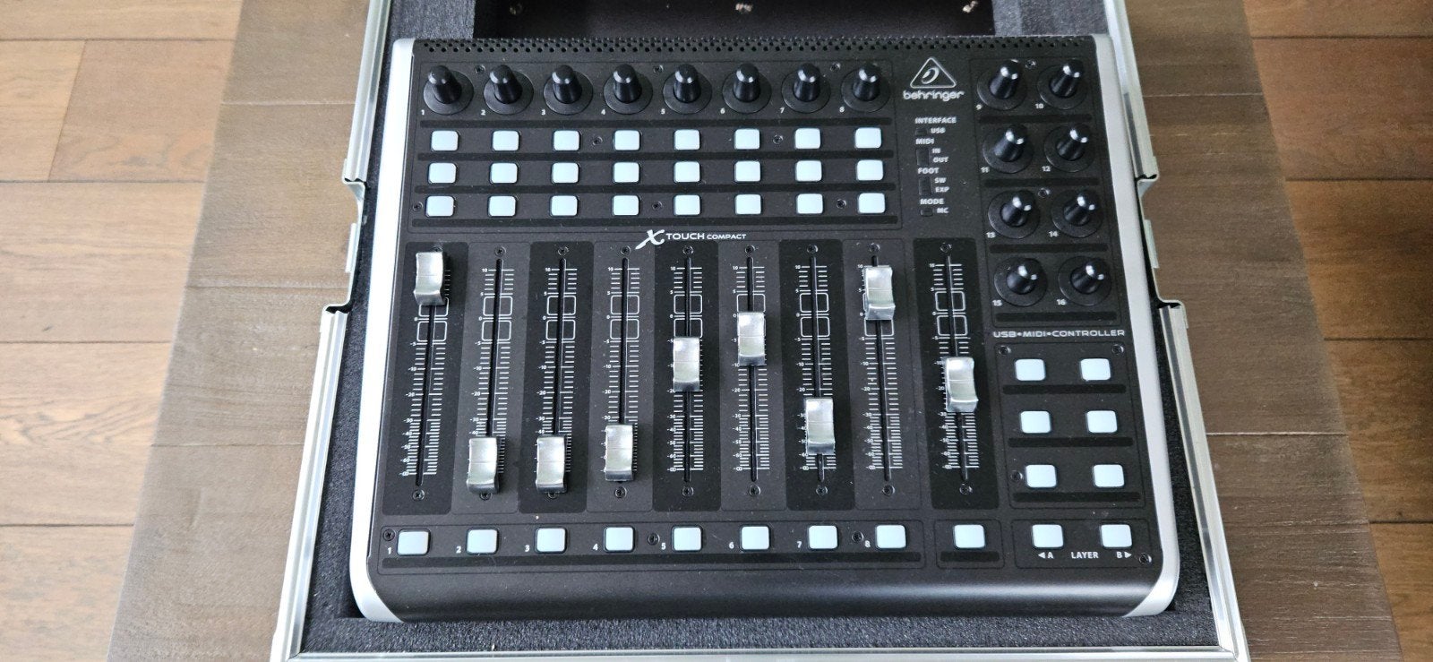 Behringer Xtouch compact, Ophalen of Verzenden, Zo goed als nieuw