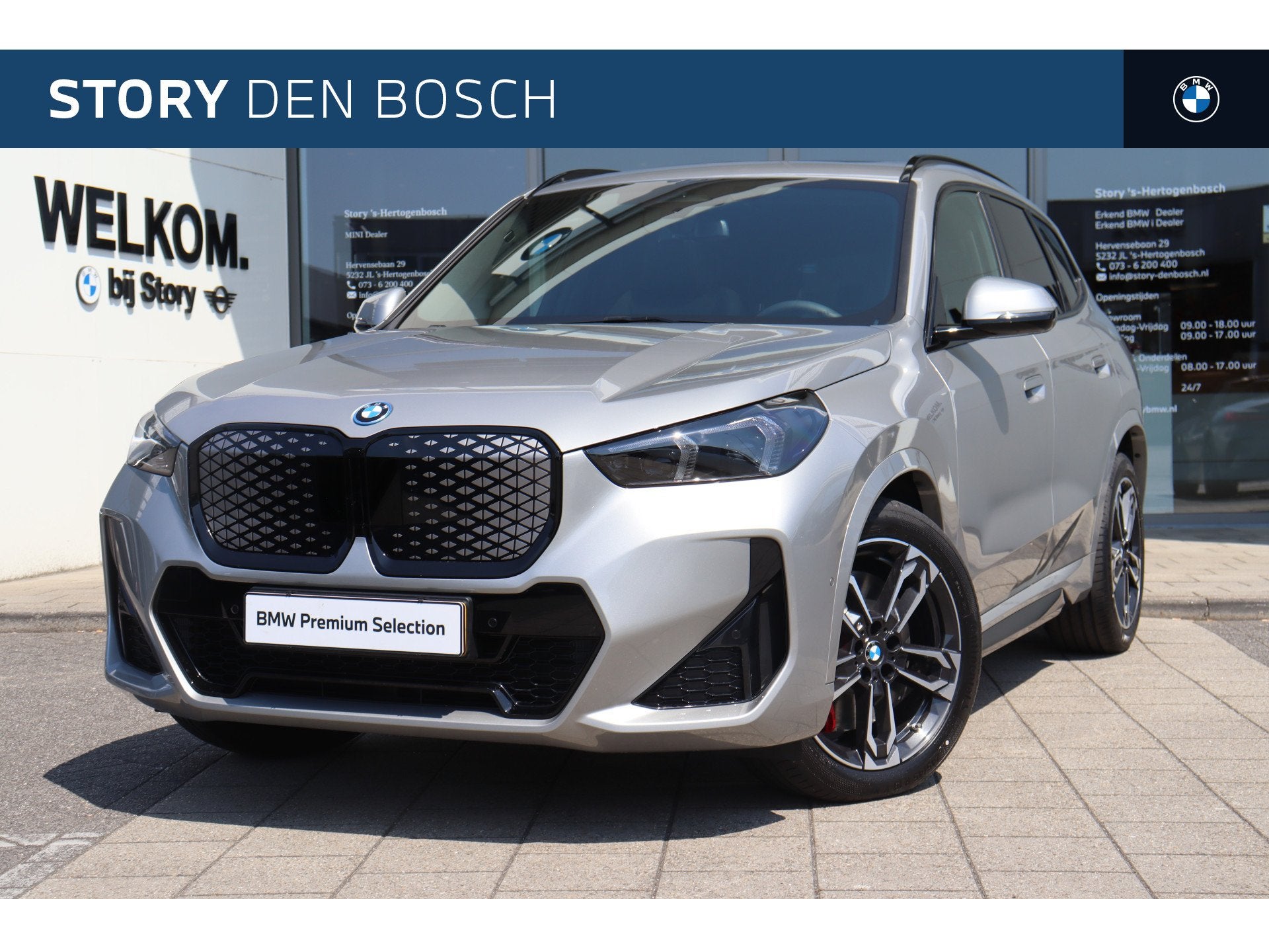 BMW iX1 eDrive20 M Sport / Trekhaak / Panoramadak / Sportsto