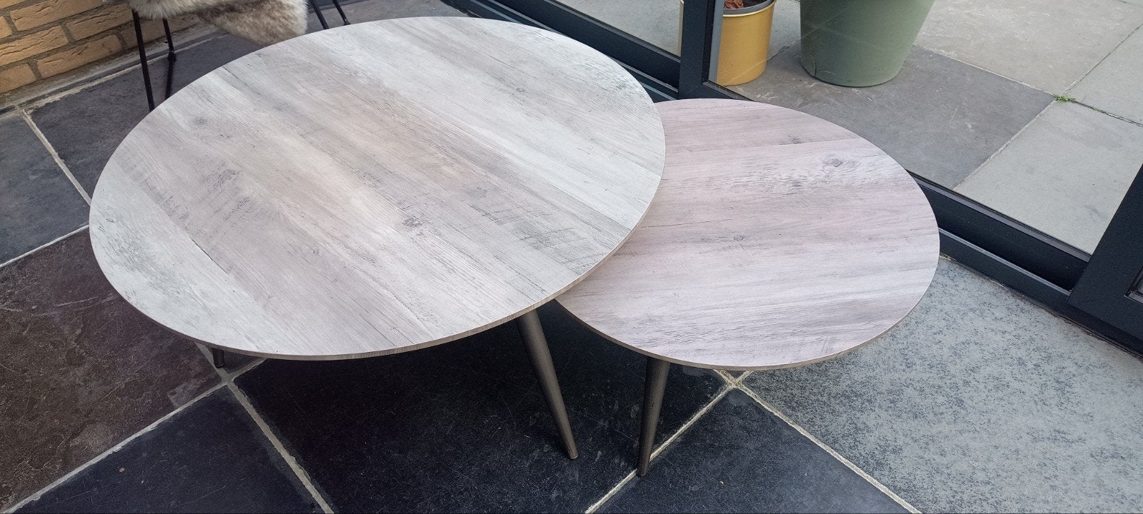 Set van 2 ronde salon/bijzettafeltjes - Houtlook, Ophalen, Gebruikt, Modern, Scandinavisch, Rond