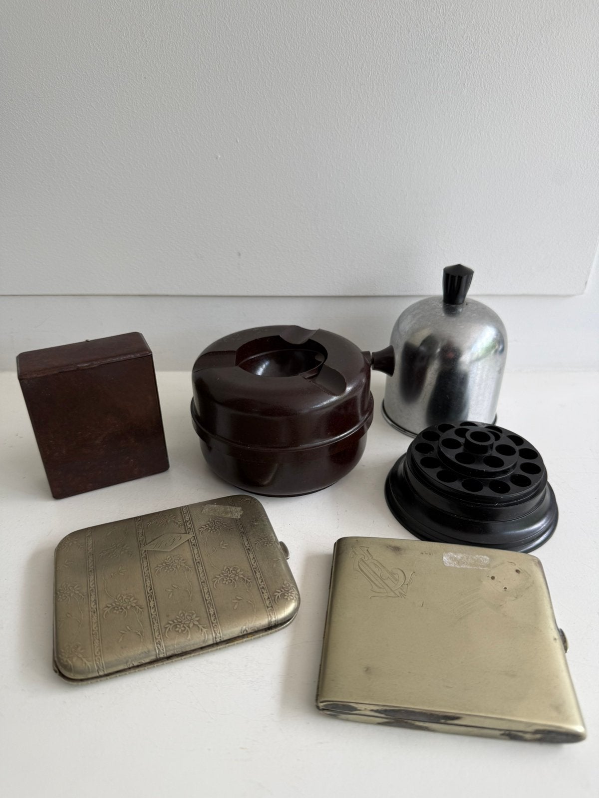 Kleine collectie sigarettendoosjes en bakelieten houders, Ophalen of Verzenden