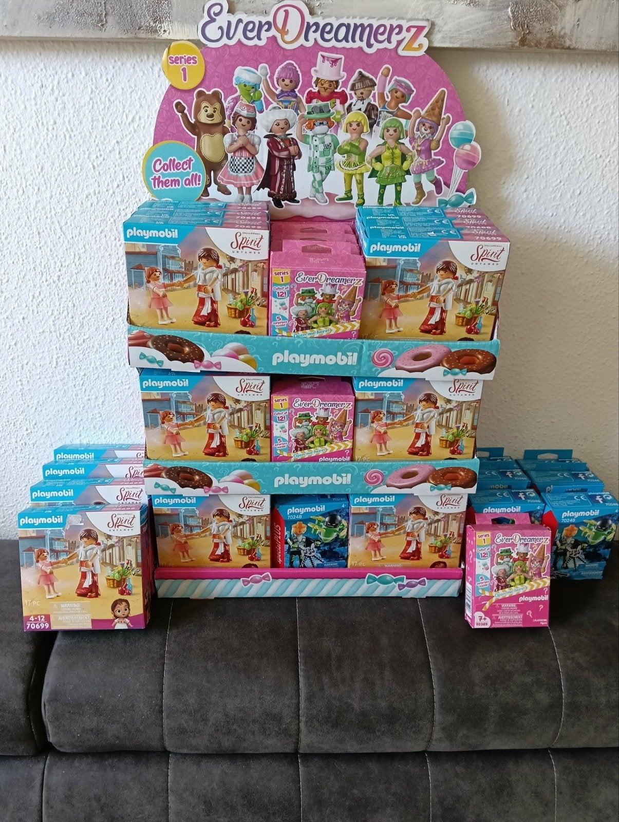 33 doosjes PLAYMOBIL, Diversen, Rommelmarktspullen, Ophalen of Verzenden, Nieuw