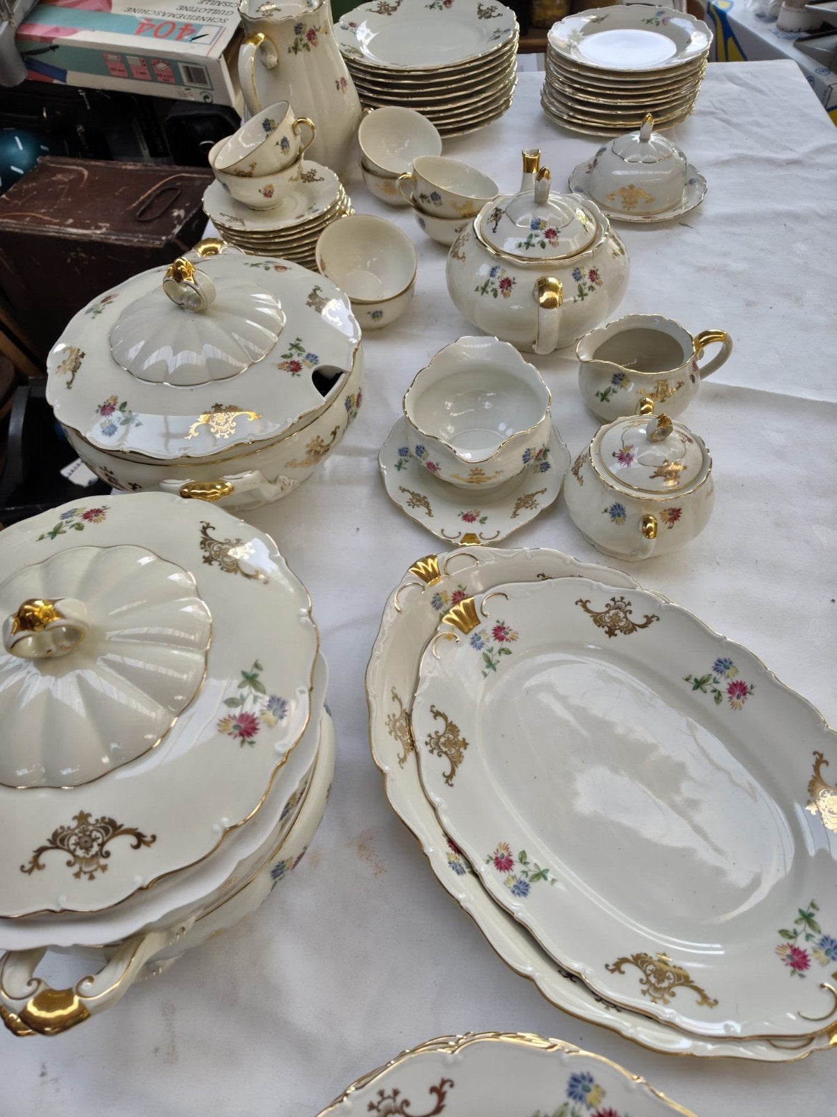 60 delig antiek  porselein servies Haas Czjzek, Ophalen
