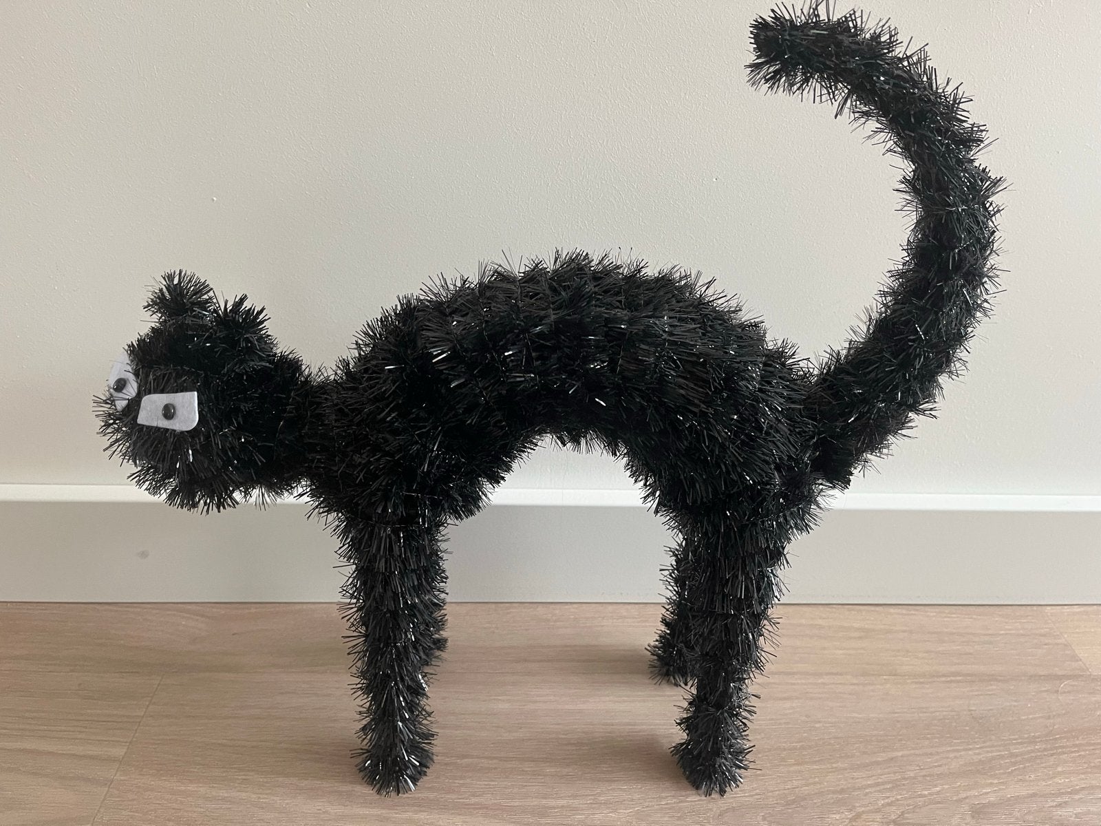 Zwarte Halloween Kat Decoratie - Spookachtige Sfeer, Hobby en Vrije tijd, Feestartikelen, Ophalen of Verzenden, Zo goed als nieuw