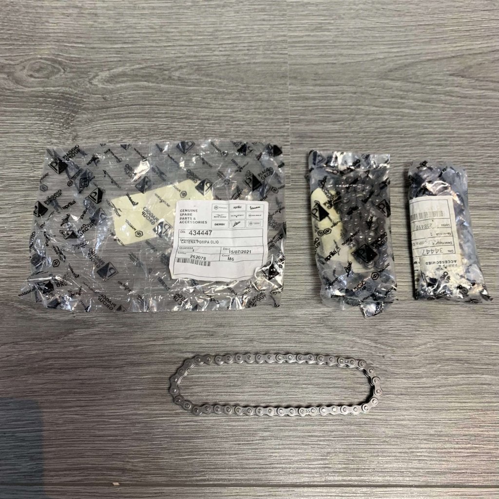 Ketting oliepomp Piaggio & Vespa 50cc 4 Takt Origineel, Fietsen en Brommers, Info@jynkx.com, Nieuw, Ophalen of Verzenden, Piazza 99