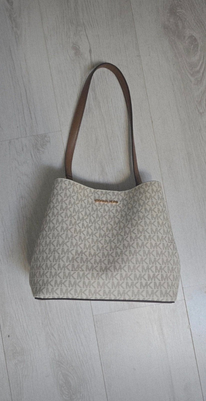 Michael Kors tas, Ophalen of Verzenden, Zo goed als nieuw, Beige, Schoudertasje