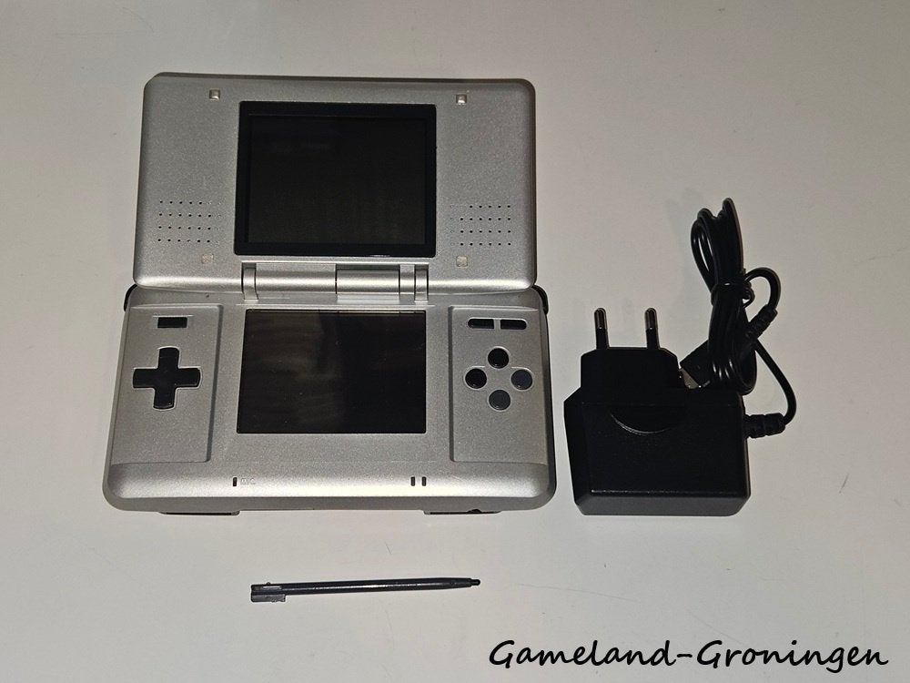 Nintendo DS Phat met Stylus & Oplader (Zilver), Spelcomputers en Games, Gebruikt, -, -, DS Original of Phat