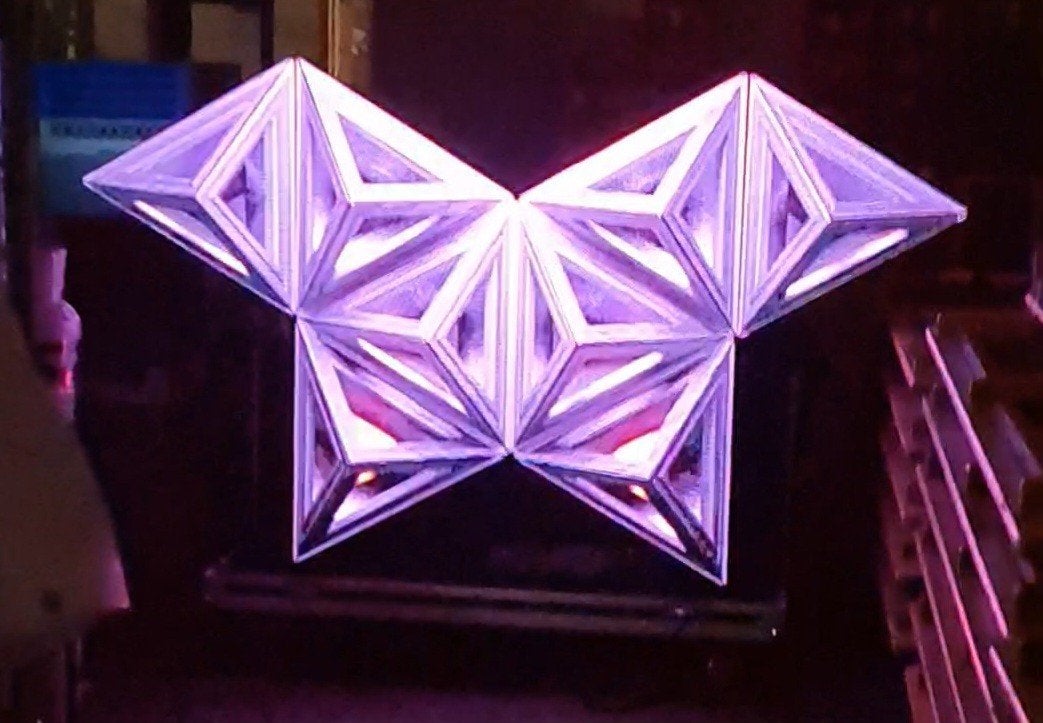 Full LED DJ-Booth met Flightcase - Spectaculaire Lichtshow, Ophalen, Zo goed als nieuw, Licht, Geluidgestuurd