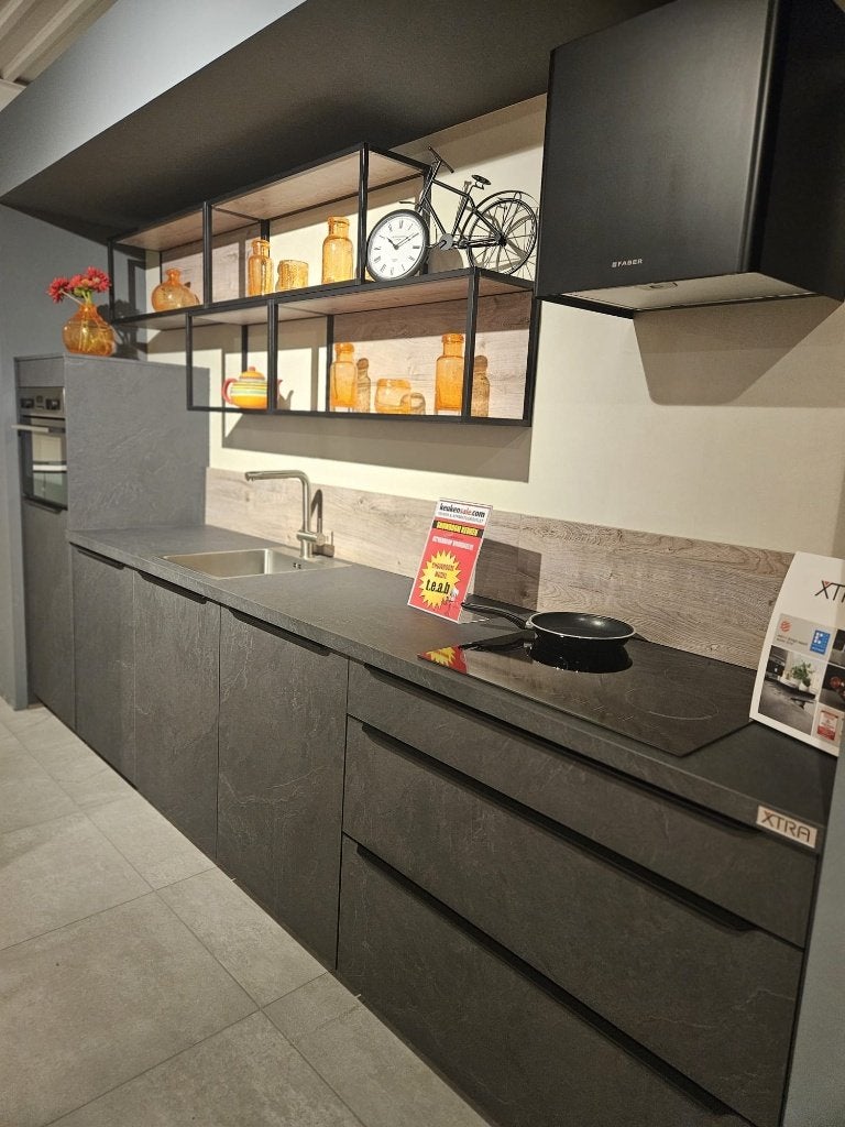 Showroomkeuken, Ophalen, Enkelwandige keuken, Zo goed als nieuw, Grijs