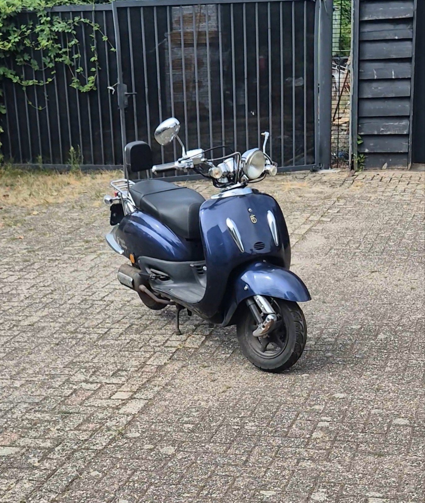 BTC Grand Retro 50cc – Geel Kenteken – Donkerblauw, Fietsen en Brommers, Scooters | Overige merken, Gebruikt, Maximaal 45 km/u