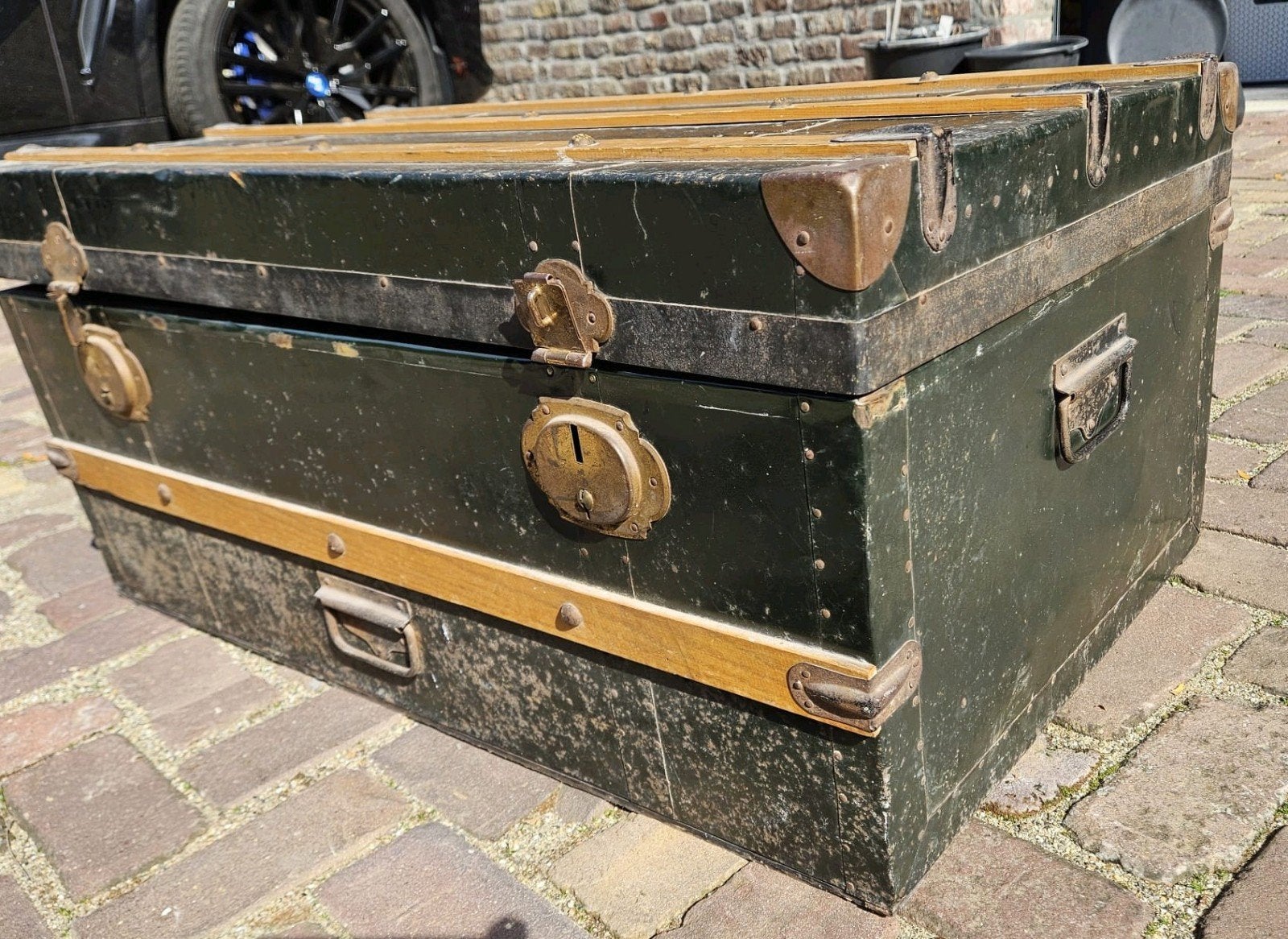 Antieke reiskoffer hutkoffer koepelkoffer, Ophalen