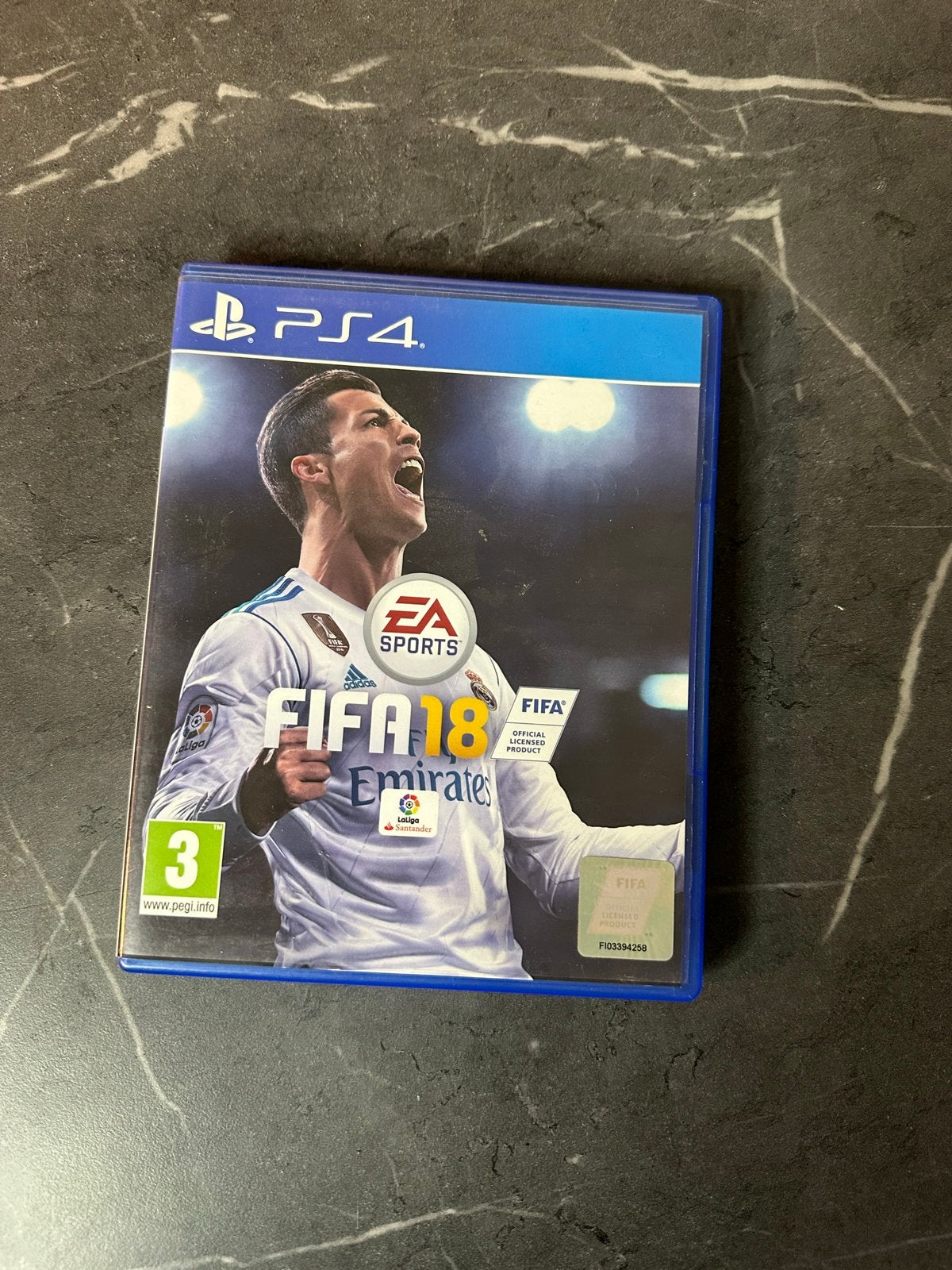 FIFA 18 PS4 - Zo goed als nieuw, Eén computer, Ophalen of Verzenden, Zo goed als nieuw, Sport