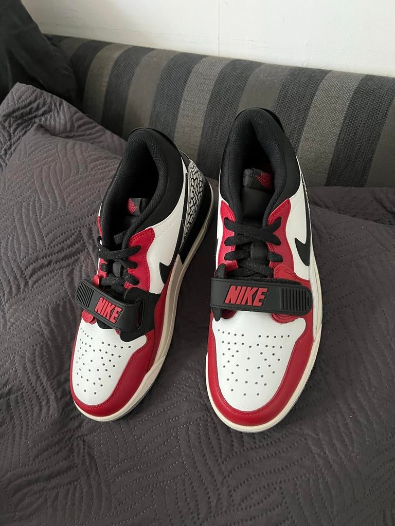Nike Jordan Legacy 312 Low Chicago - Maat 41, Kleding | Heren, Schoenen, Ophalen of Verzenden, Nieuw, Overige kleuren, Sneakers of Gympen