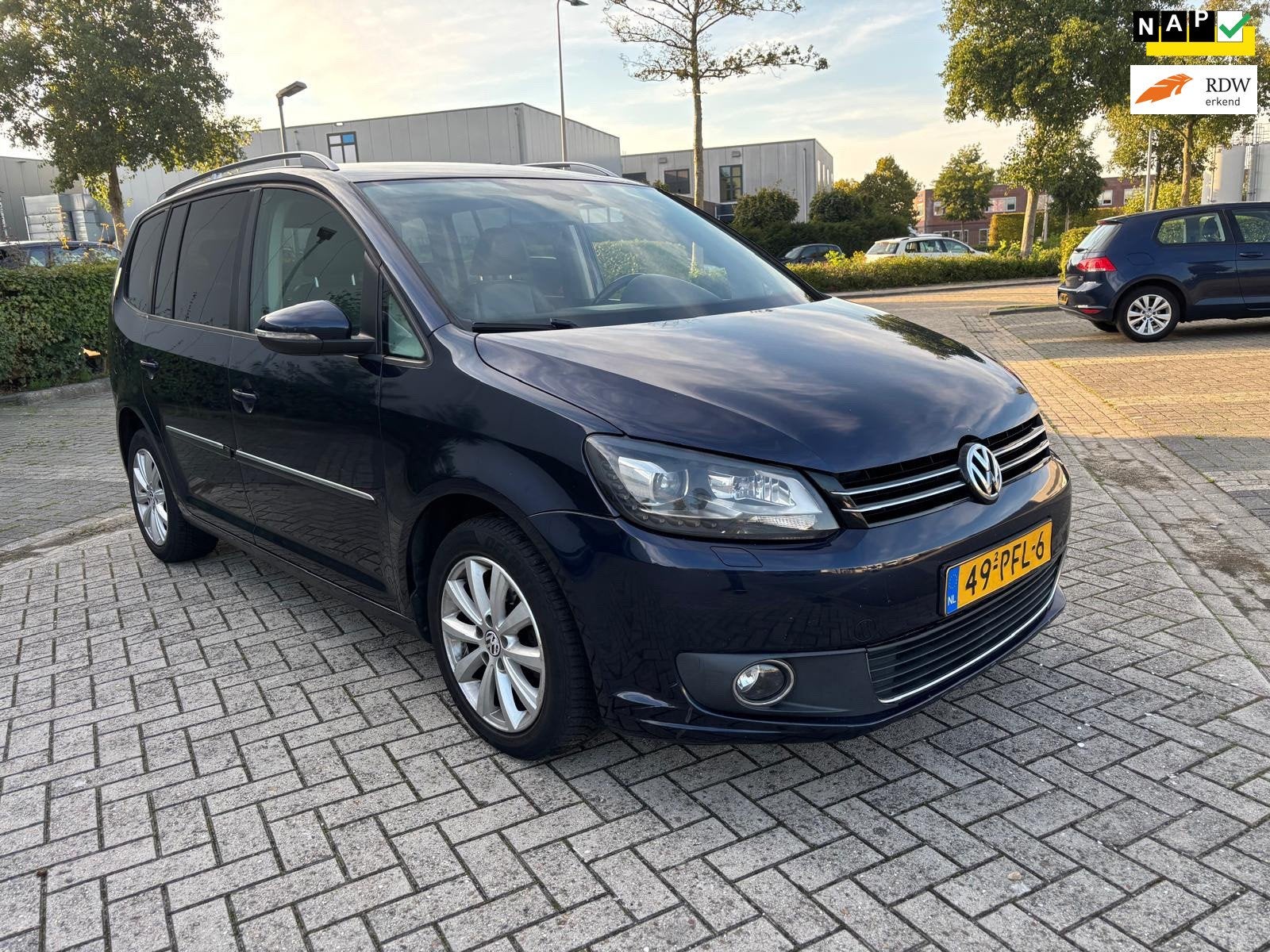 Volkswagen Touran 1.4 TSI Highline, Euro 5, 15 km/l, Gebruikt, Zwart