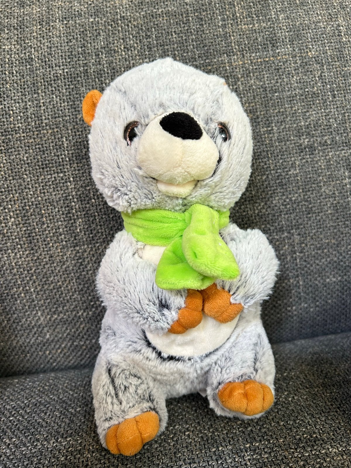 Schattige grijze otter knuffel met groene sjaal, Ophalen, Overige merken, Overige karakters, Overige typen