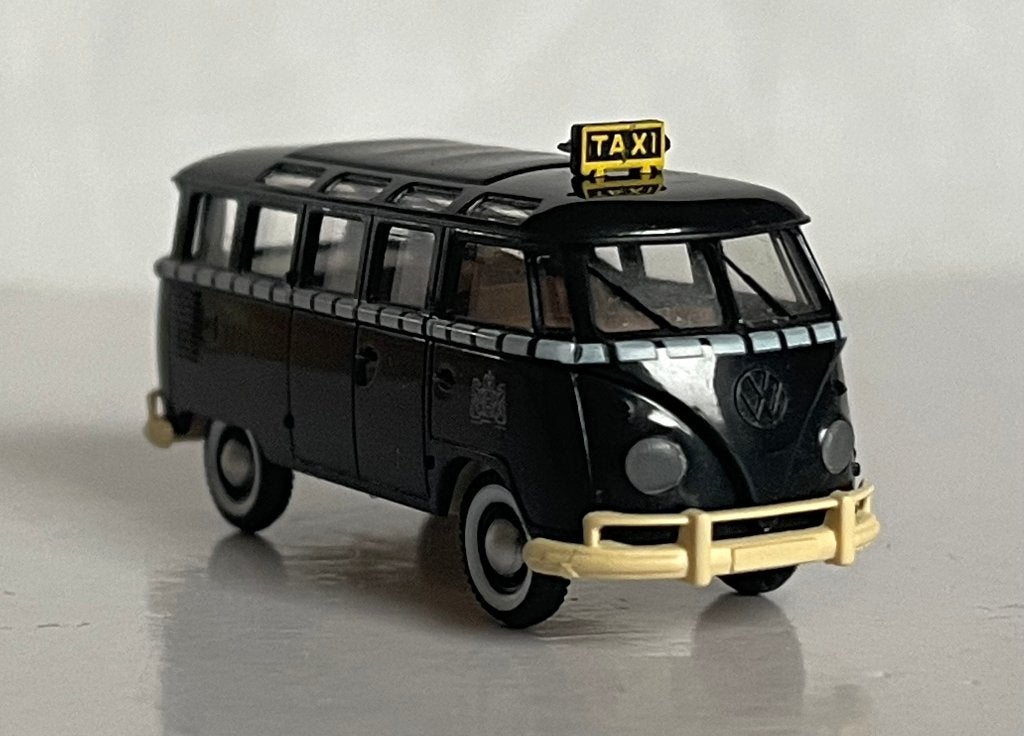 Brekina: Volkswagen T1 Samba-bus Nederlandse Taxi, Ophalen of Verzenden, Zo goed als nieuw, Auto, Brekina