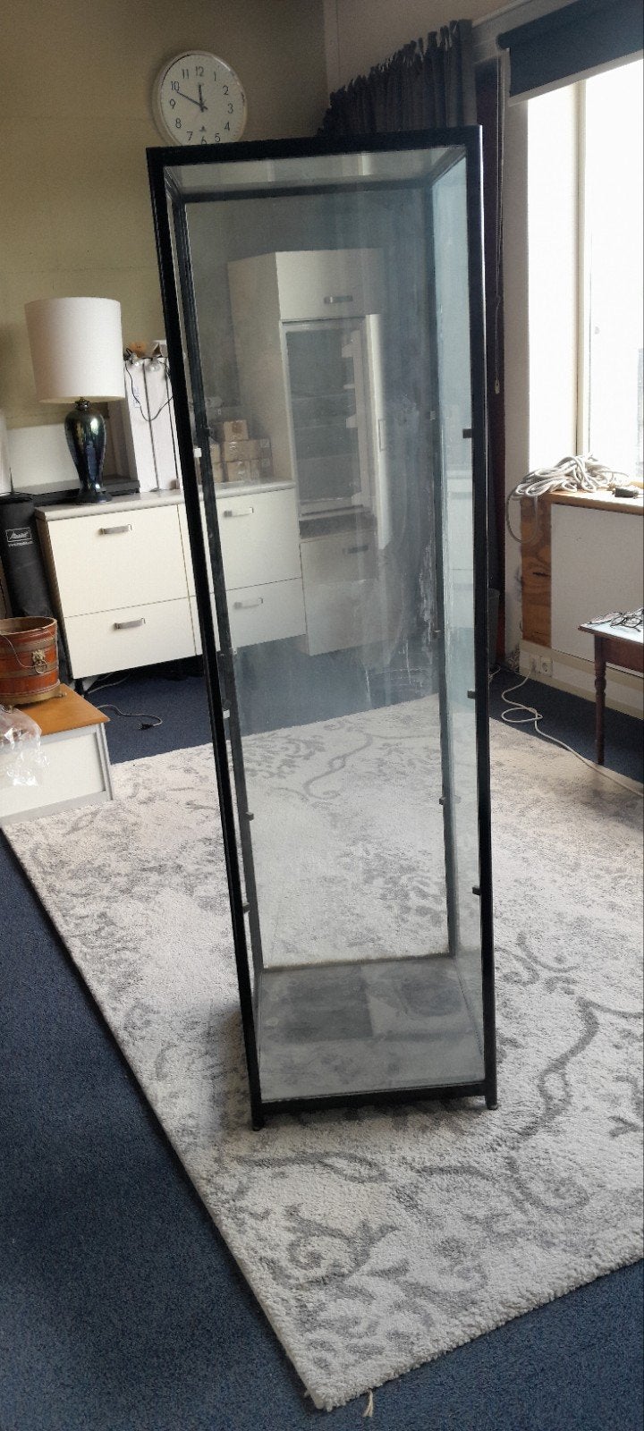 Glas vitrine 50x50 aluminium  geen planken +sleutels, Huis en Inrichting, Kasten | Vitrinekasten, Ophalen, Gebruikt, 50 tot 100 cm
