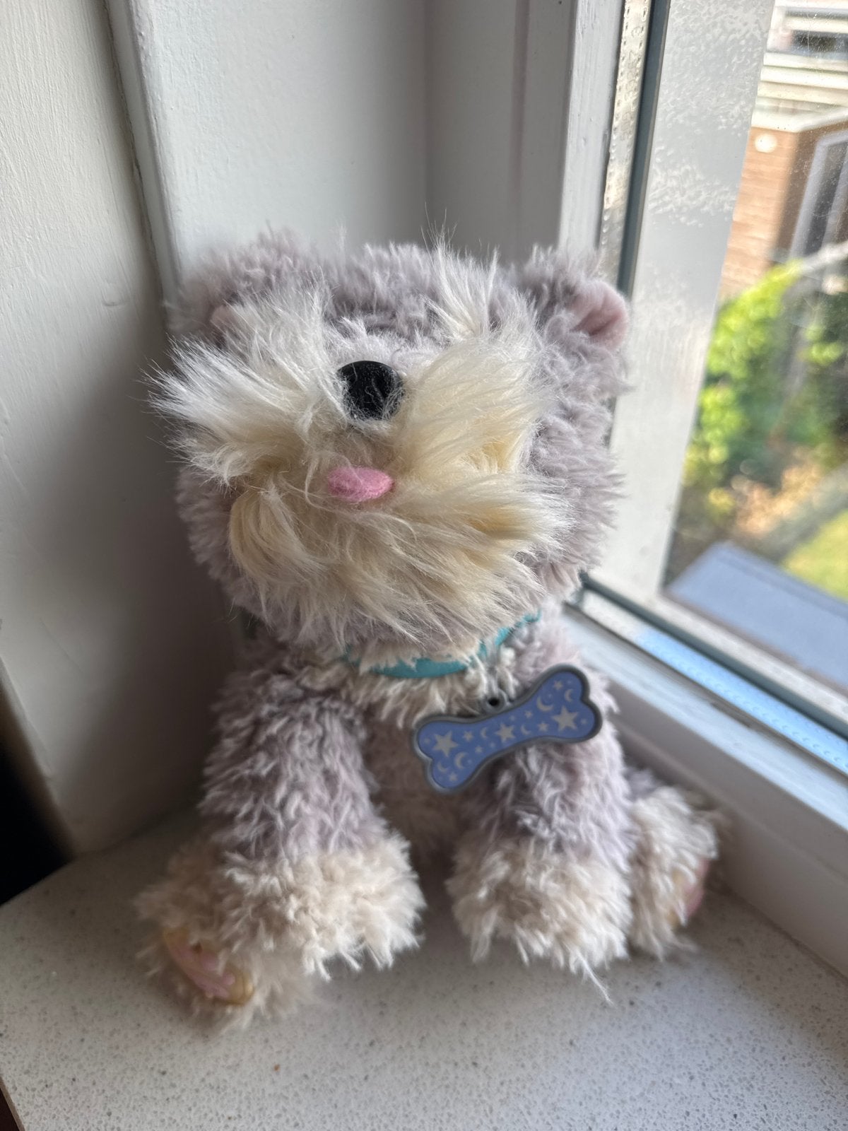 Schattige Little Live Pets - interactieve bewegende knuffel, Grijs, Zo goed als nieuw, Met kleding of accessoire, Klein (minder dan 20 cm)
