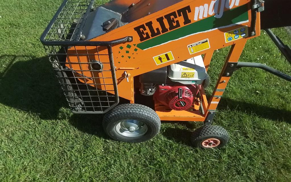 houthakselaar, Tuin en Terras, Hakselaars, Ophalen, Zo goed als nieuw, Benzine, Eliet / Honda