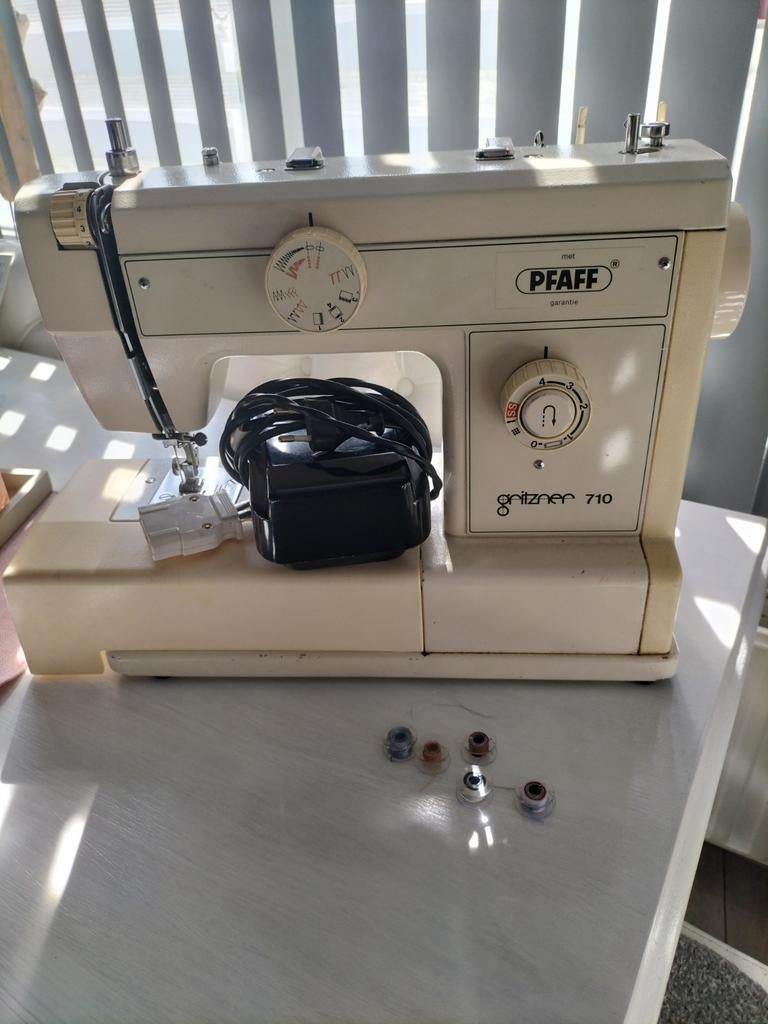 Naaimachine Pfaff Grizner 710, Hobby en Vrije tijd, Naaimachines en Toebehoren, Ophalen of Verzenden, Gebruikt, Naaimachine, Pfaff