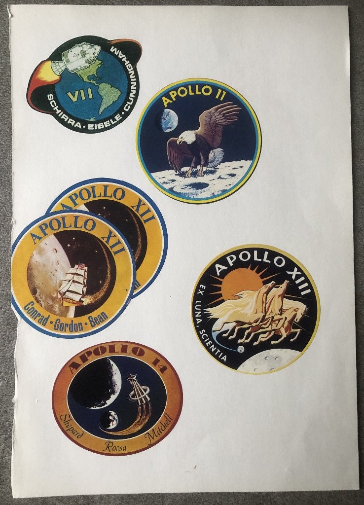 BLAD MET 5 STICKERS - APOLLO 7, 11, 12, 13 EN 14, Verzamelen, Ophalen of Verzenden, Zo goed als nieuw