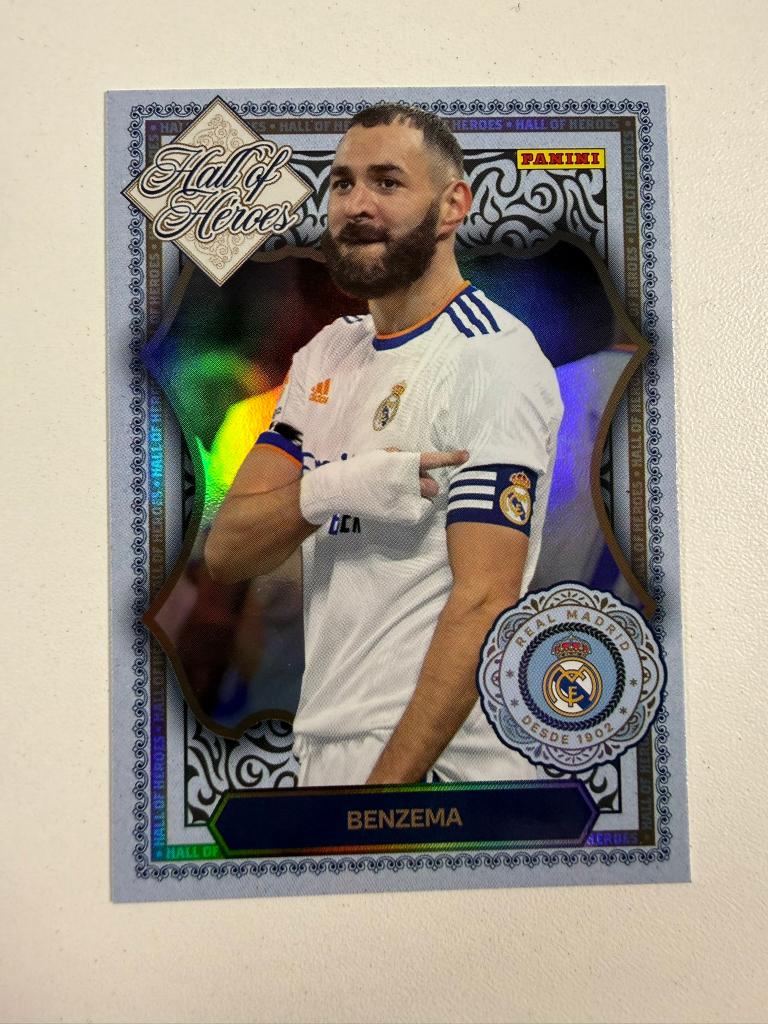 Benzema Hall of Heroes Panini Club Real Madrid 2025-26, Ophalen of Verzenden, Nieuw, Buitenlandse clubs, Poster, Plaatje of Sticker
