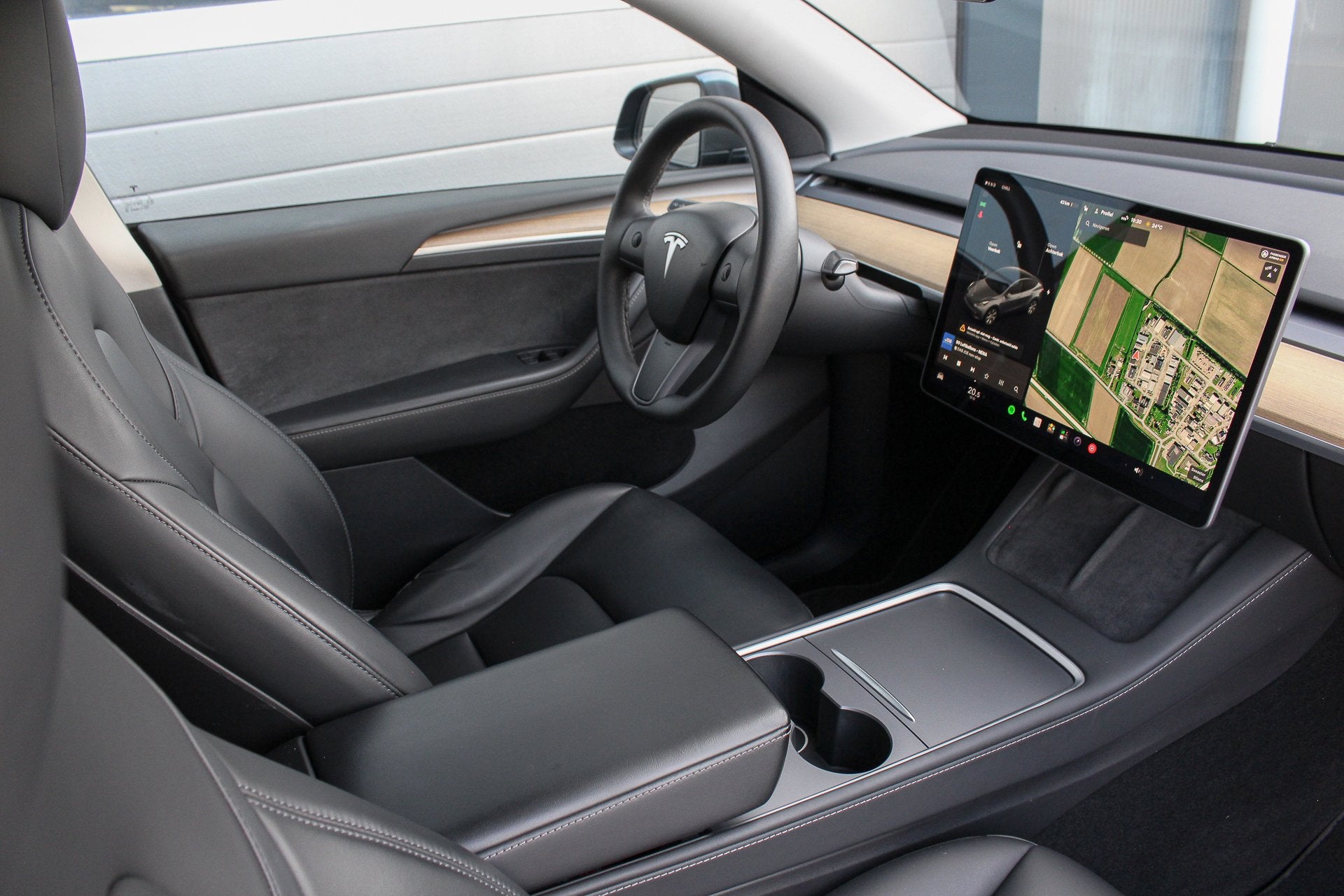 Foto 3 van Tesla Model Y Long Range AWD 75 kWh | Premium Interieur & SO