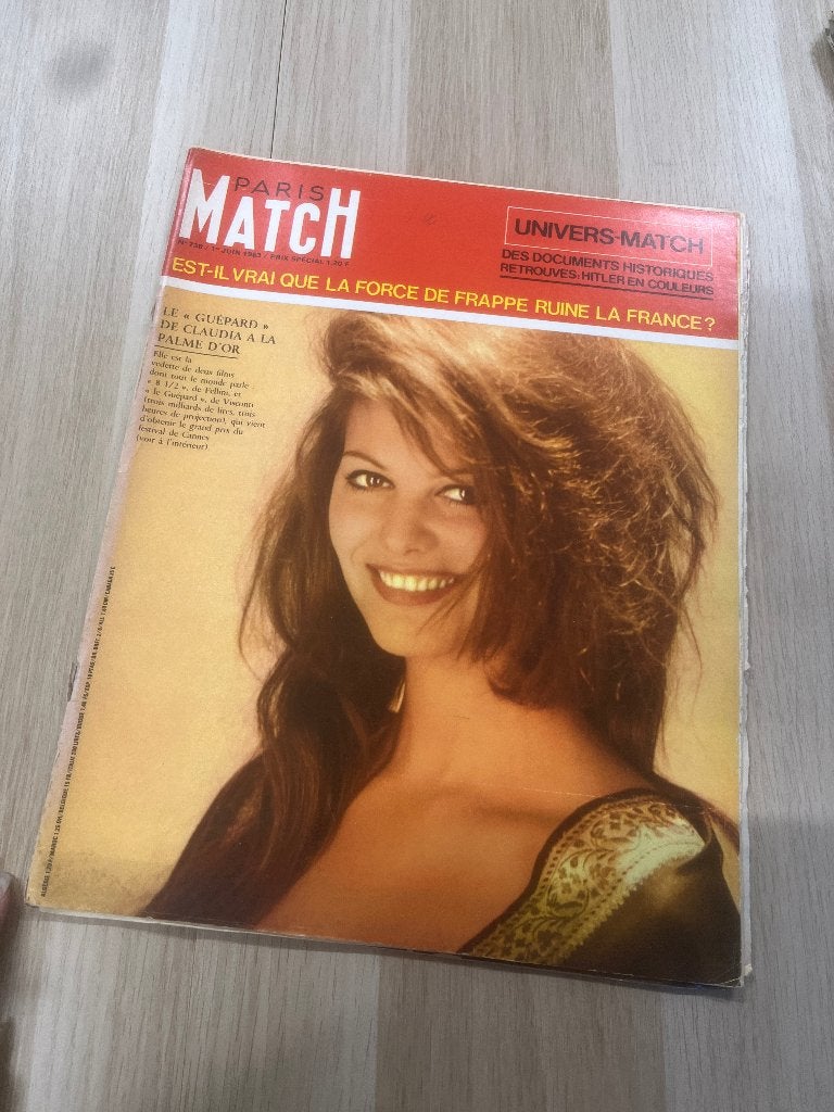 Paris Match Magazine - Claudia Cardinale Cover - 1982, Boeken, Ophalen of Verzenden, Gelezen, Overige typen