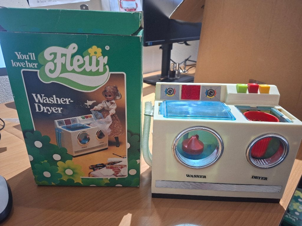 Fleur Washer-Dryer (wasmachine/droger voor Fleur-poppen), Ophalen of Verzenden, Gebruikt, Accessoires