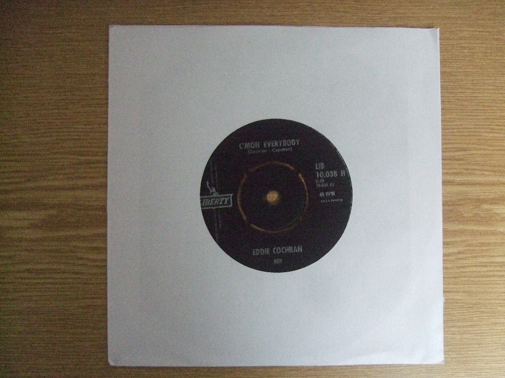 EDDIE COCHRAN     C'MON EVERYBODY / THREE STEPS TO HEAVEN, Ophalen of Verzenden, Gebruikt, 7 inch, Rock en Metal