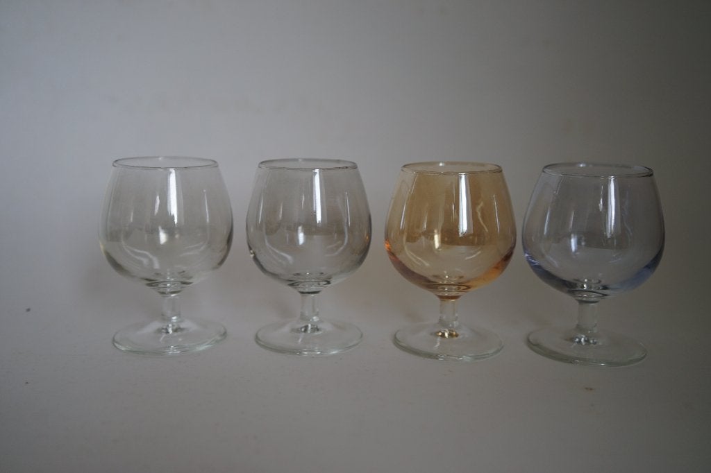 Set Cognac Glazen Gekleurd Parelmoer Glans 4 Stuks France, Ophalen of Verzenden, Zo goed als nieuw, Overige typen
