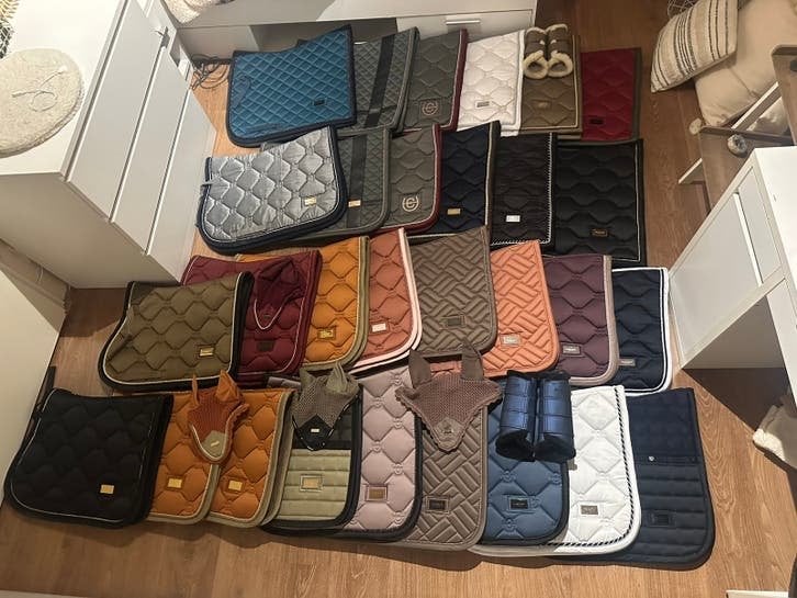 Heel veel Equestrian Stockholm te koop, Ophalen of Verzenden, Zo goed als nieuw