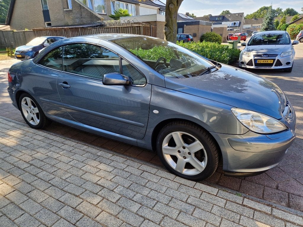 Peugeot 307 2.0 16V CC AUT 2005 Grijs, Auto's, Peugeot, Particulier, ABS, Adaptive Cruise Control, Airbags, Airconditioning, Alarm