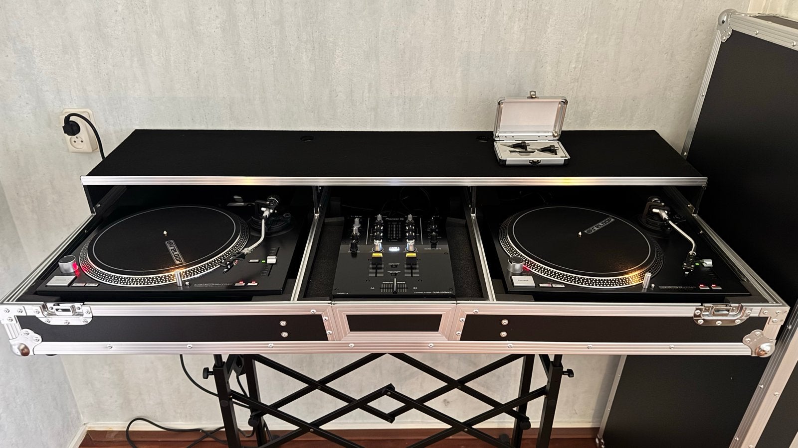Complete DJ-set: Reloop RP4000MK2, Pioneer DJM-250MK2, Muziek en Instrumenten, Ophalen, Zo goed als nieuw, Dj-set, Pioneer