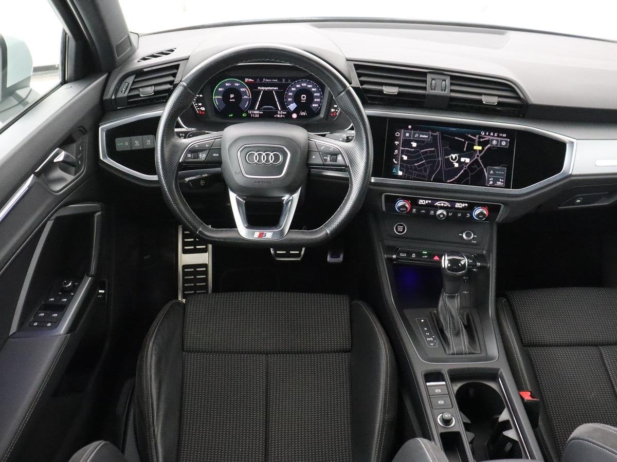Audi Q3 45 TFSIe S edition | SOH 88% | Sportstoelen | Carpla, Auto's, Gebruikt, Leder en Stof, Wit, Hybride Elektrisch/Benzine