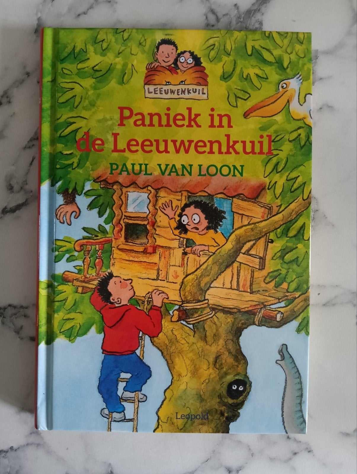 Paniek in de Leeuwenkuil - Paul van Loon (Kinderboek), Ophalen of Verzenden, Zo goed als nieuw, Paul van Loon, Fictie