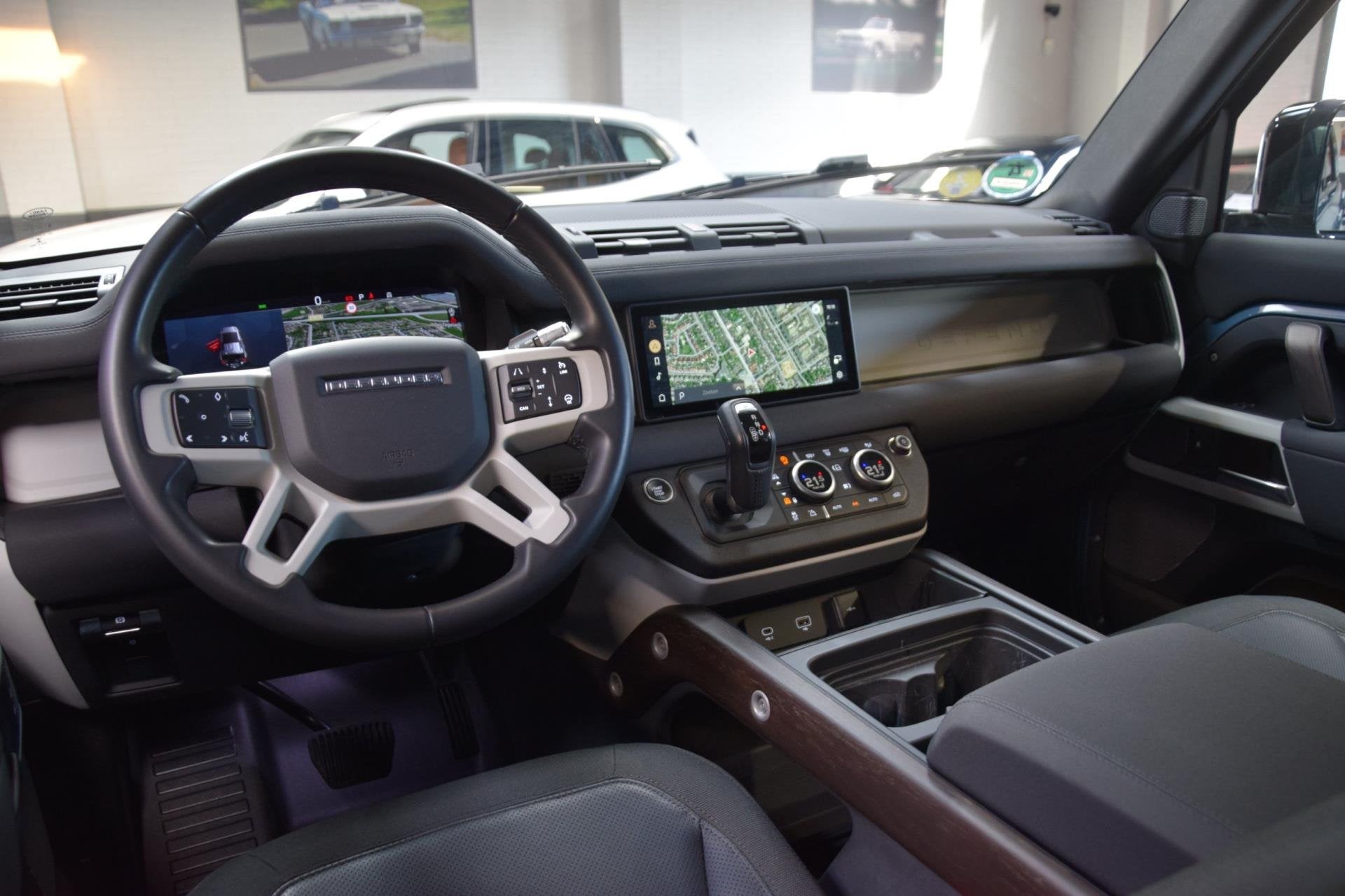 Land Rover Defender 2.0 D240 110 HSE Grijs kenteken|Navi|ACC, Automaat, 2412 kg, 4 cilinders, Blauw