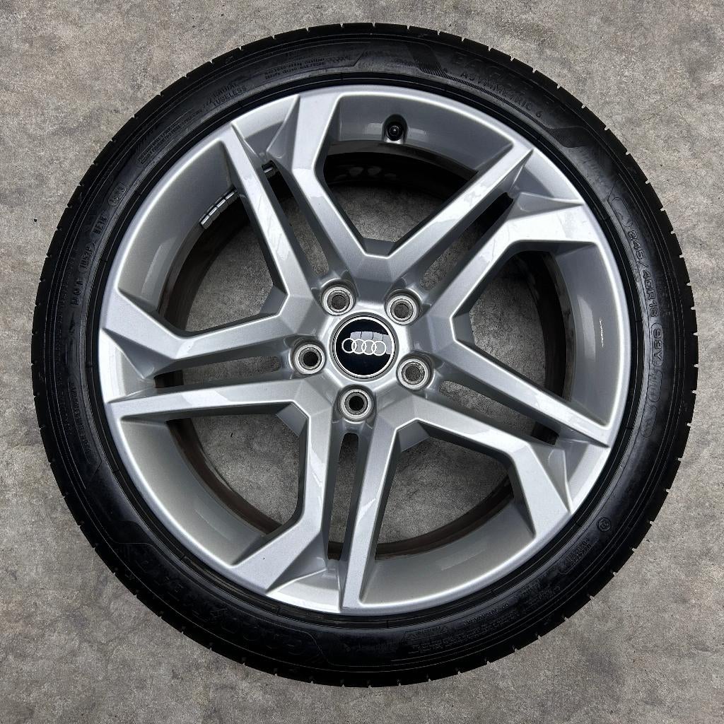 18 inch originele velgen + zomerbanden Audi A4 B9 B8, Auto-onderdelen, Banden en Velgen, Banden en Velgen, Ophalen of Verzenden