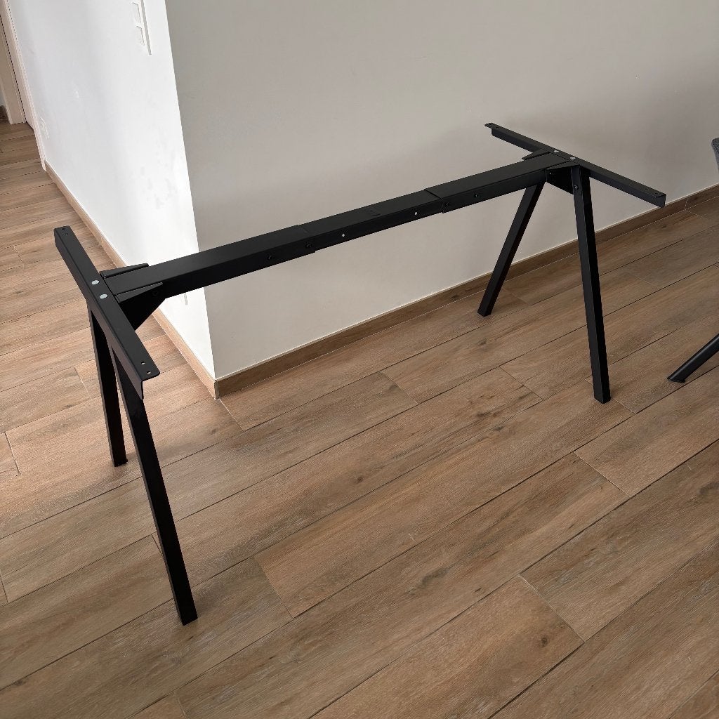 IKEA TROTTEN bureaustatief – Zeer nette staat, Ophalen, Zwart, 160 cm, Metaal