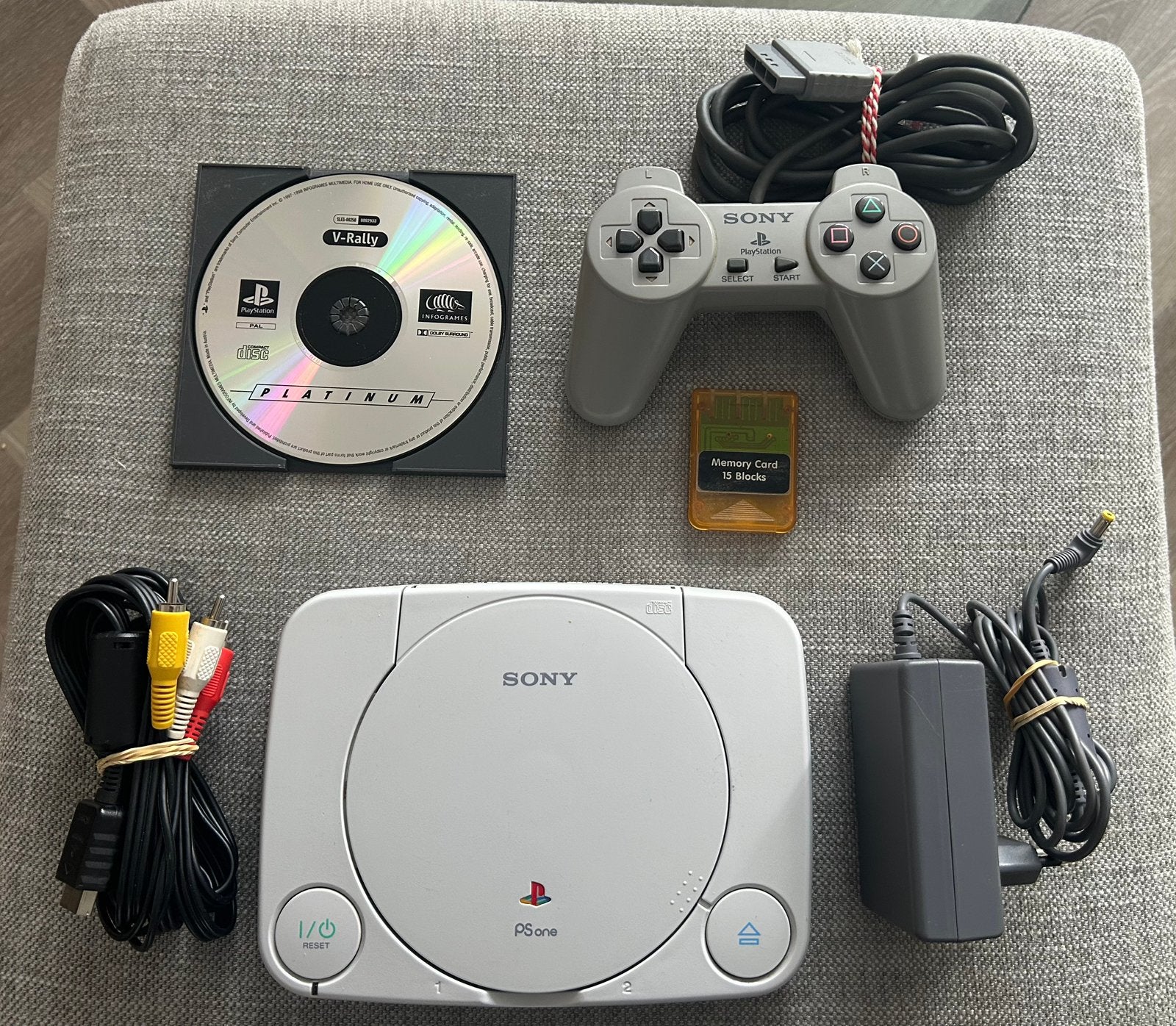 Sony PSONE Spelcomputer / SCPH-102 / Playstation 1 / PS1 ps1, Ophalen of Verzenden, Zo goed als nieuw, Met 2 controllers