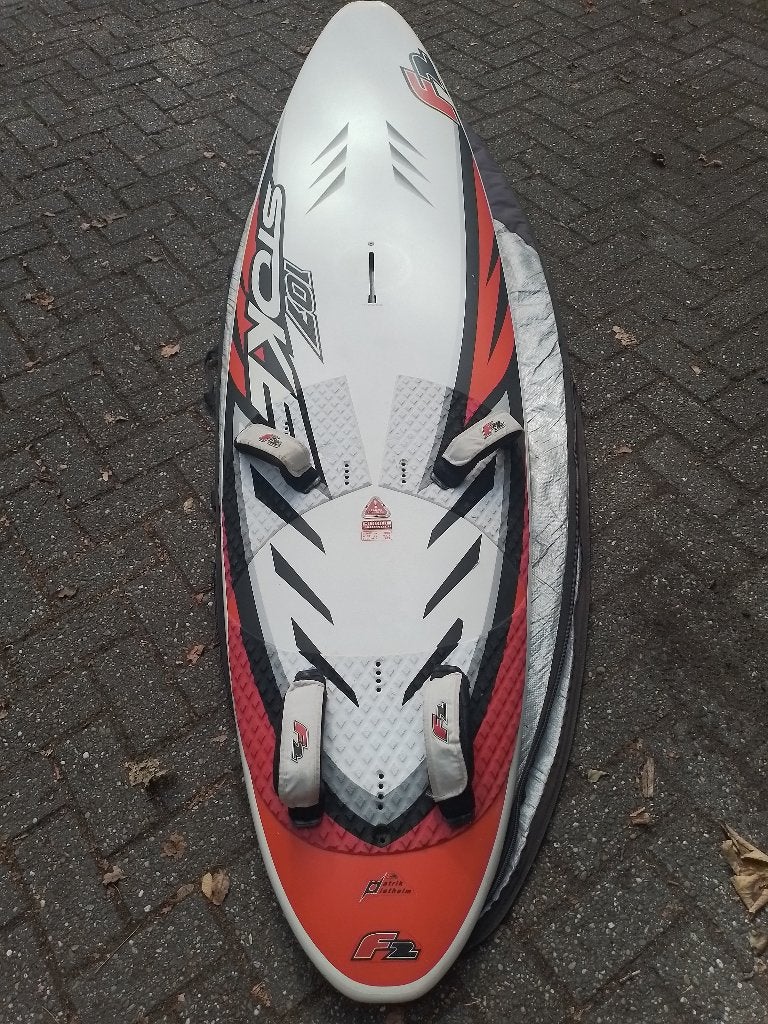 SURFPLANK F2 STOKE 107 LITER - 175 EUR, Ophalen, Gebruikt, Met draagtas, Minder dan 250 cm