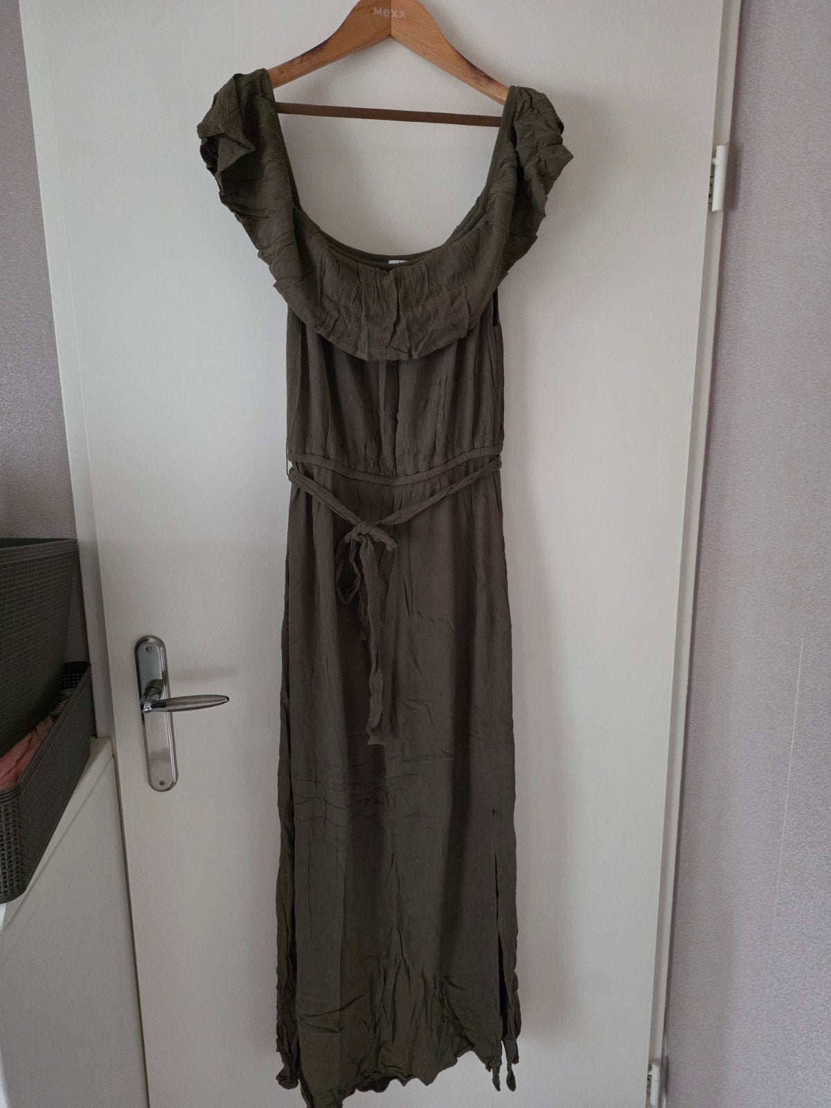 Mooie olijfgroene off-shoulder maxi jurk, Ophalen of Verzenden
