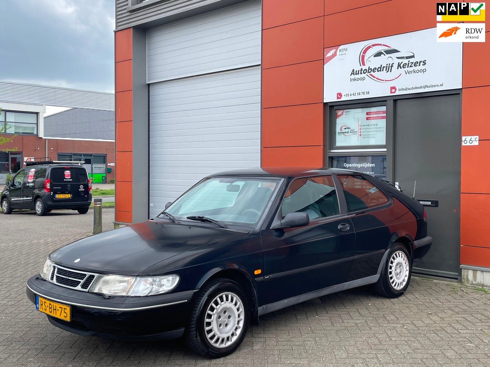 Saab 900 Coupé 2.3 S Carlsson APK CNTRL NAP ELEK RAMEN, Auto's, Saab, Gebruikt, Zwart, Origineel Nederlands, Handgeschakeld