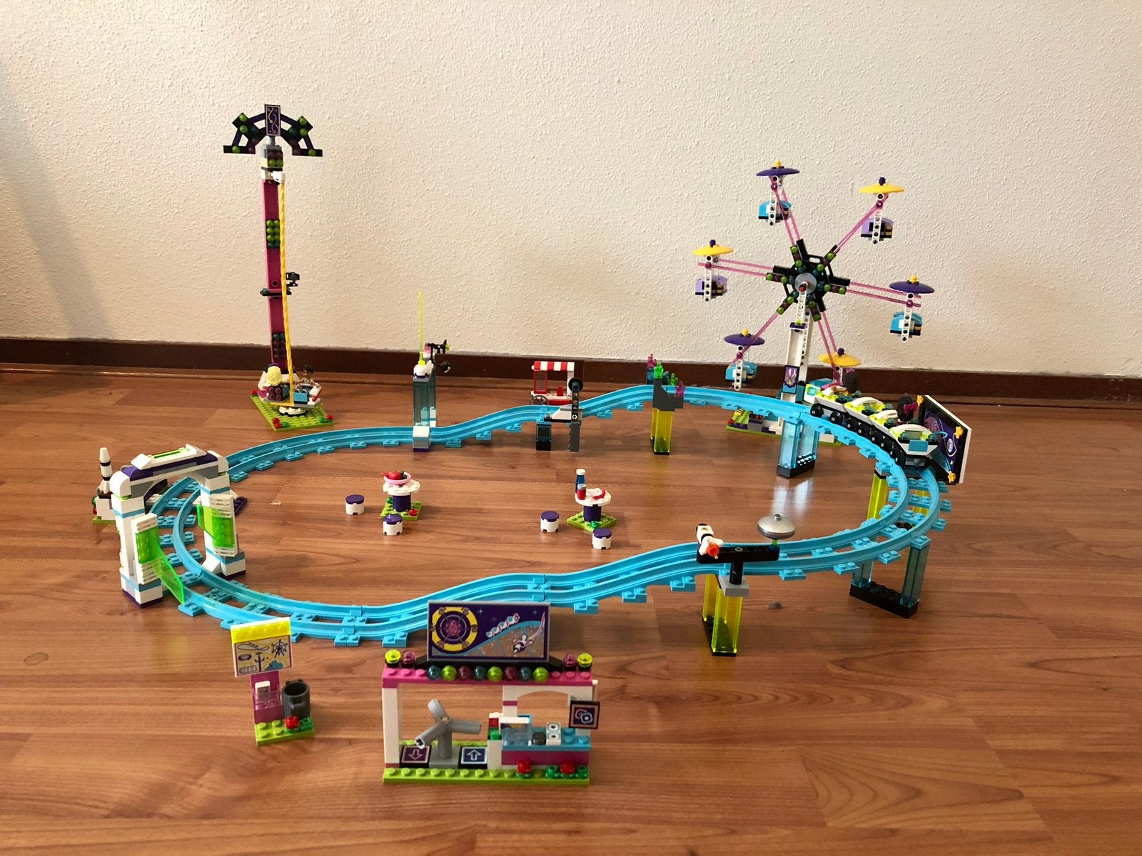 Lego Friends | Achtbaan (41130) & Hotdogkraampje (41129), Lego, Friends, Ophalen of Verzenden, Zo goed als nieuw